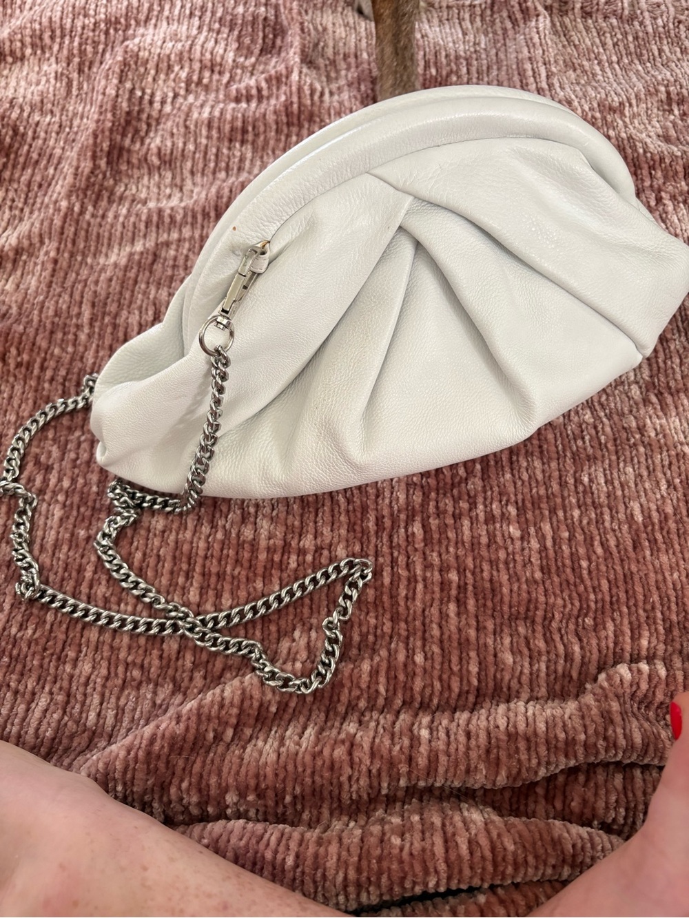 NÚNOO White Leather Chain Crossbody Clutch | Scandinavian Designer